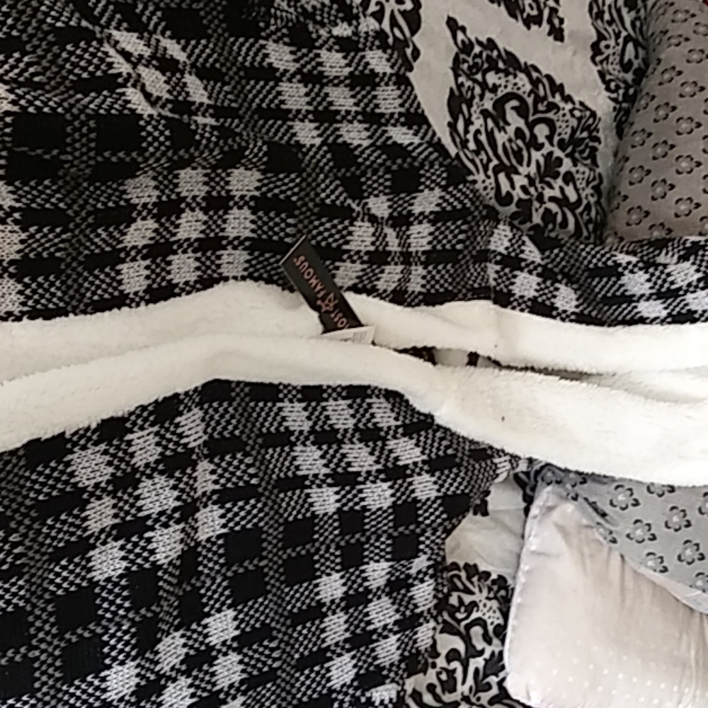 Hooded sweater